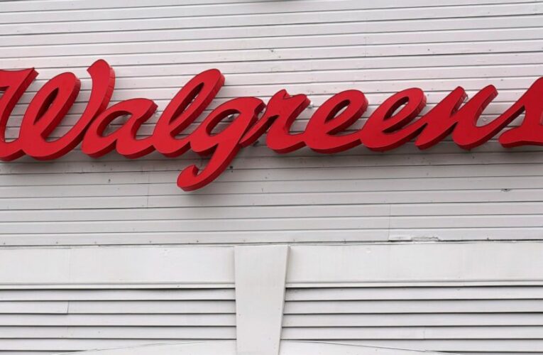 Tests and vaccines push Walgreens past expectations in 2Q