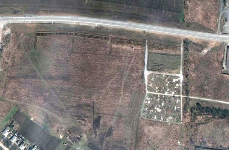 Satellite images point to the location of more than 200 new graves in a village west of the besieged port city. Around 100,000 civilians remain trapped there.