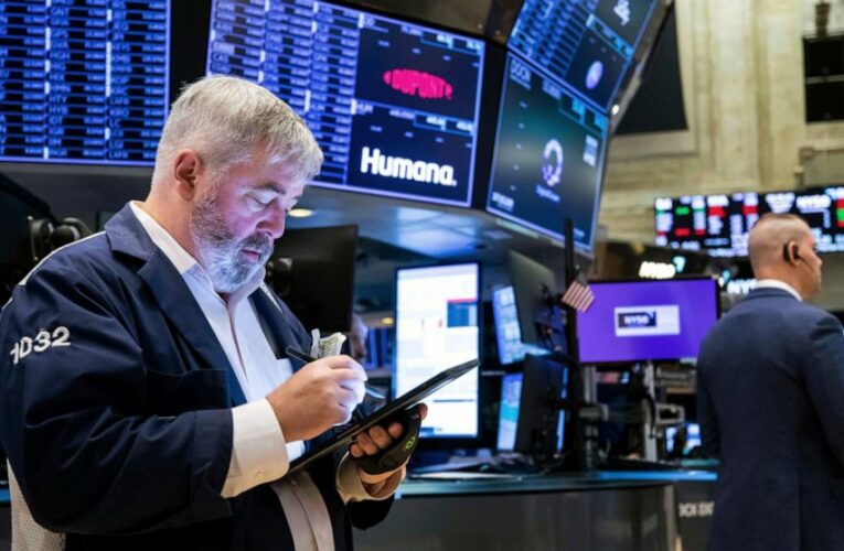 Wall Street falls to first down week in four on rate worries