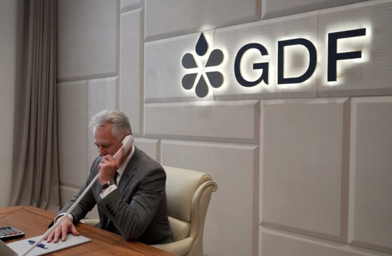 Business: Oil baron unleashes vast wealth to fight Putin