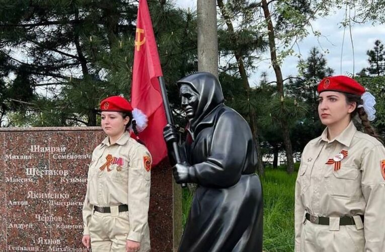 From medals to road signs, images show the restoration of Russian language symbols, Ukrainian officials say