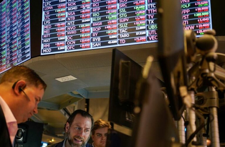 Slumping technology stocks pull Wall Street lower