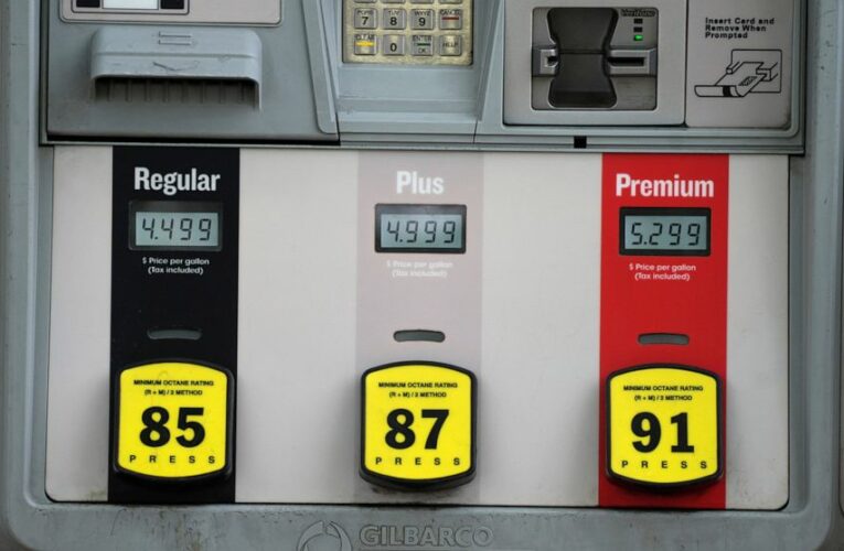 Average US gasoline price jumps 33 cents to $4.71 per gallon