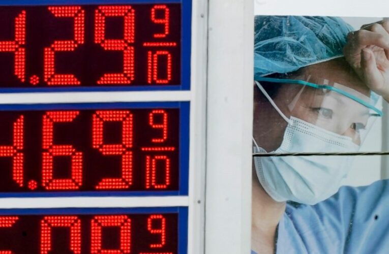 AP-NORC poll: Economy grows as priority on Russia response