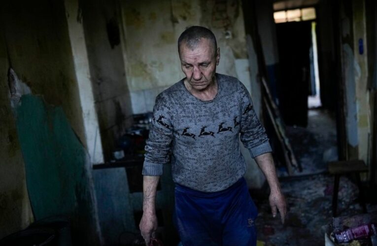 Ukraine: Russia must withdraw to pre-war positions for talks