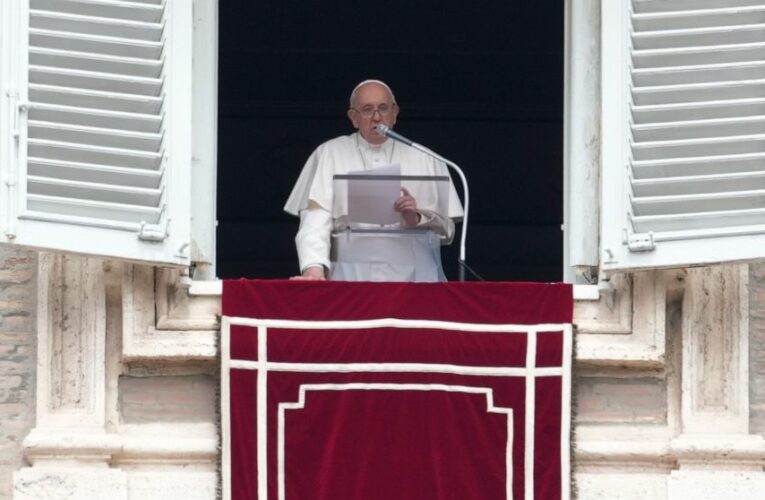 Pope offers to meet Putin, still waiting to hear back