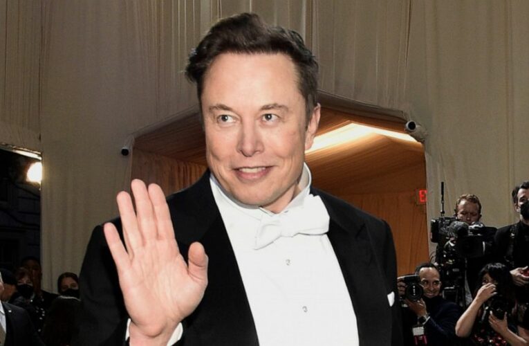 EXPLAINER: Is Elon Musk’s deal to buy Twitter falling apart?