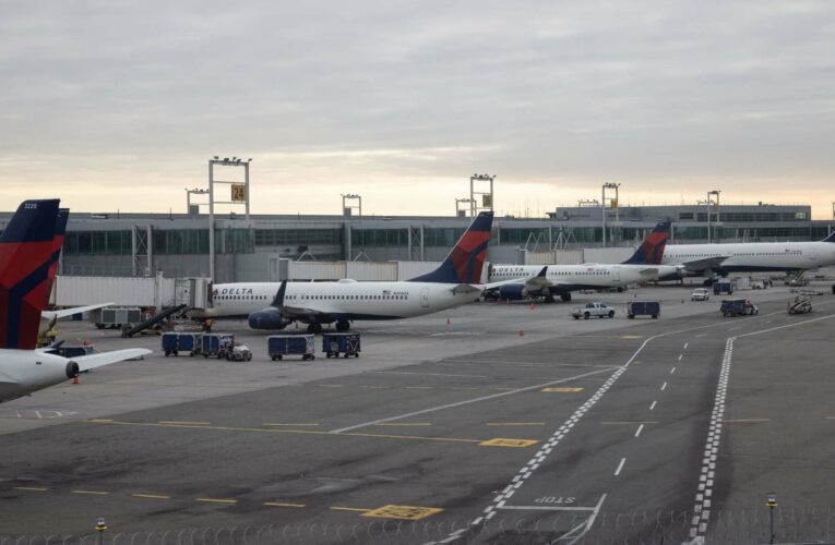 FAA launches investigation after two planes nearly collide at JFK airport